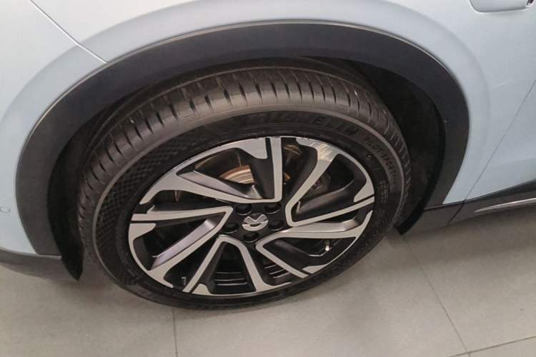 Used Nio EC6 2024 75 kWh Left Front Wheel Hub