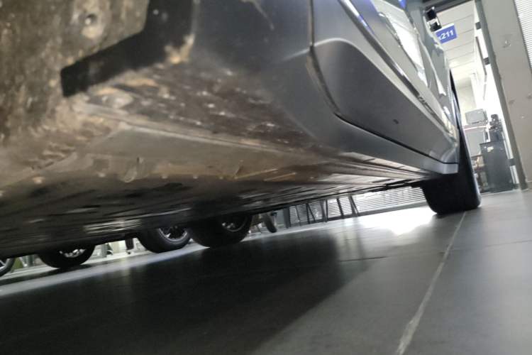 Used Nio EC6 2024 75 kWh Left Side Sill