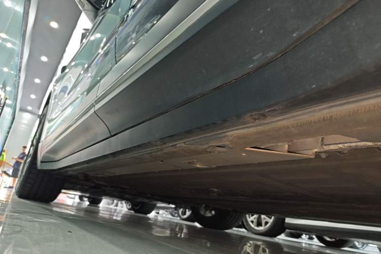 Used Nio EC6 2024 75 kWh Left Side Sill