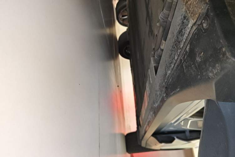 Used Nio EC6 2024 75 kWh Left Side Sill
