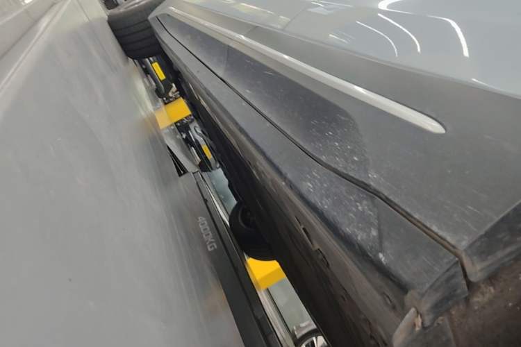 Used Nio EC6 2024 75 kWh Left Side Sill