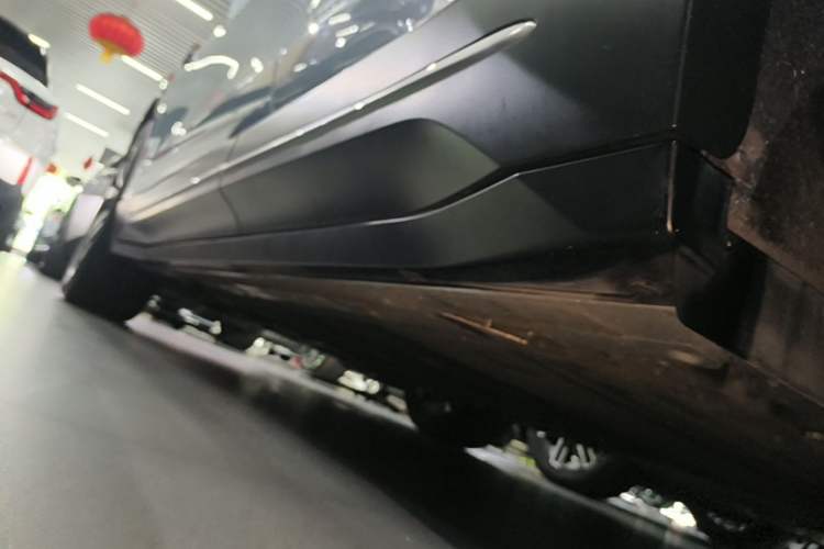 Used Nio EC6 2024 75 kWh Left Side Sill