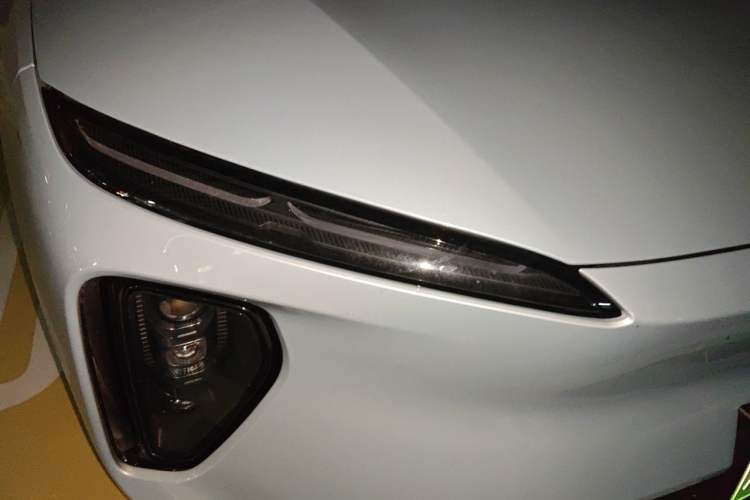 Used Nio EC6 2024 75 kWh Right Front Headlight