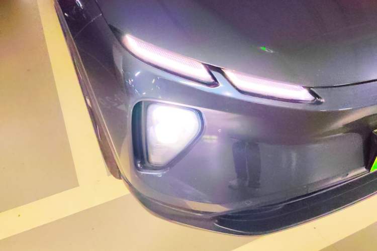 Used Nio EC6 2024 75 kWh Right Front Headlight