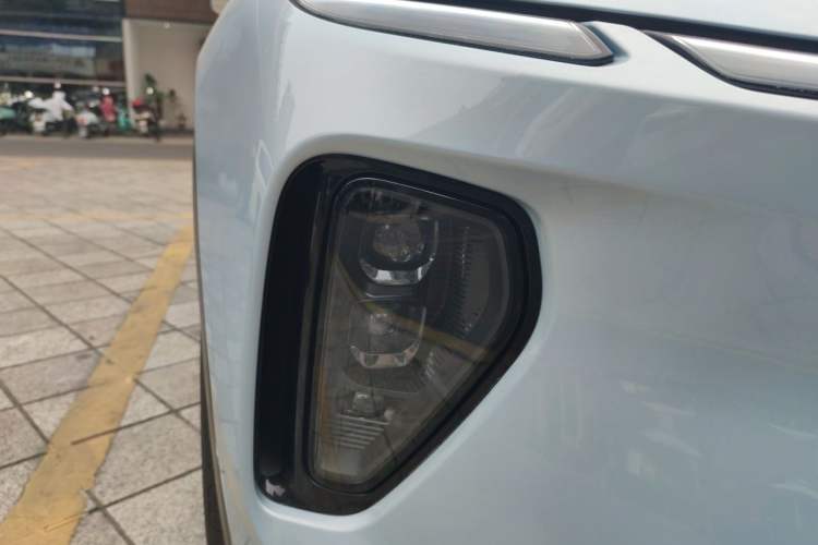 Used Nio EC6 2024 75 kWh Right Front Headlight