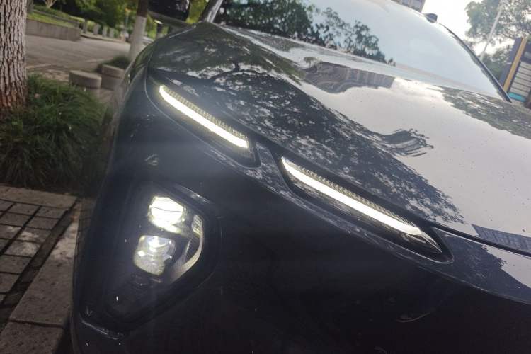 Used Nio EC6 2024 75 kWh Right Front Headlight