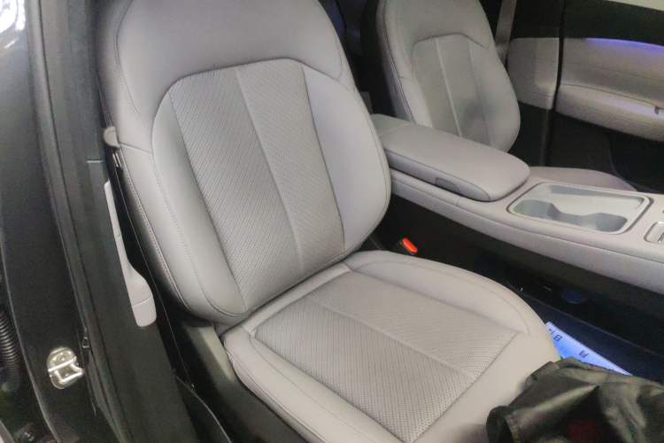 Used Nio EC6 2024 75 kWh Right Front Seat