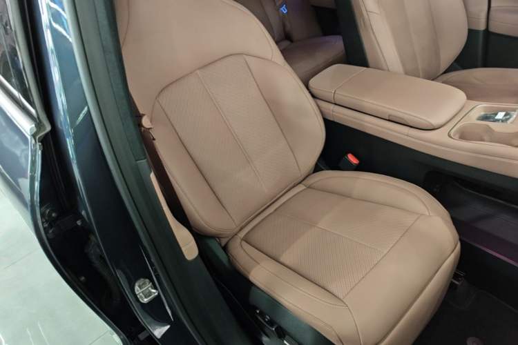 Used Nio EC6 2024 75 kWh Right Front Seat