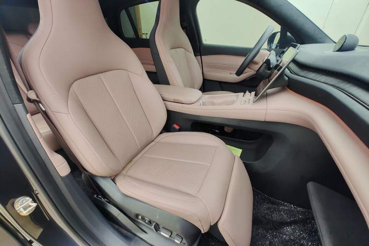 Used Nio EC6 2024 75 kWh Right Front Seat