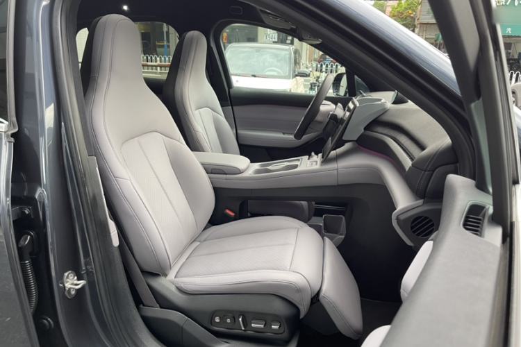 Used Nio EC6 2024 75 kWh Right Front Seat