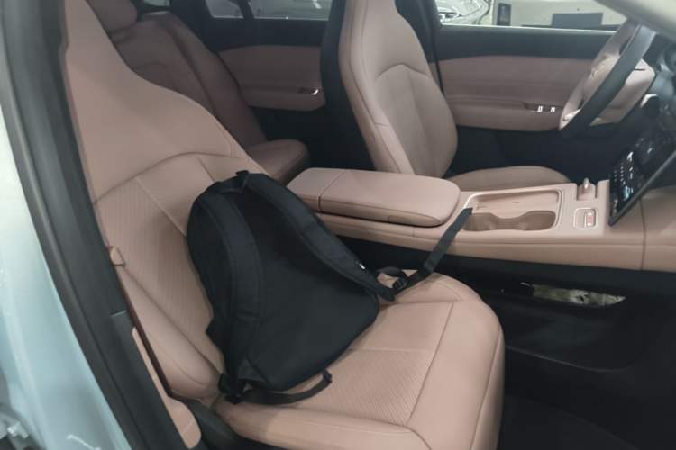 Used Nio EC6 2024 75 kWh Right Front Seat
