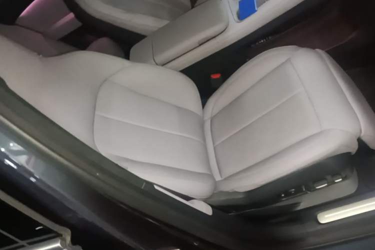 Used Nio EC6 2024 75 kWh Right Front Seat