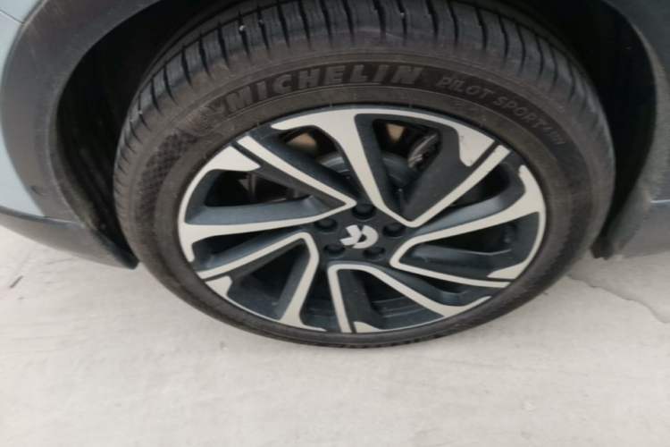 Used Nio EC6 2024 75 kWh Right Rear Wheel Hub