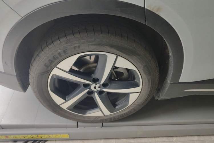 Used Nio EC6 2024 75 kWh Right Rear Wheel Hub