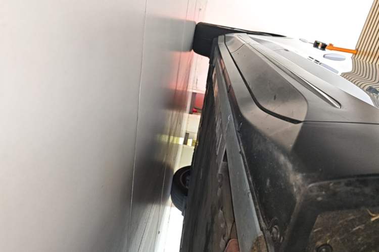 Used Nio EC6 2024 75 kWh Right Side Sill