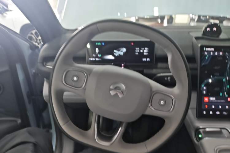 Used Nio EC6 2024 75 kWh Steering Wheel