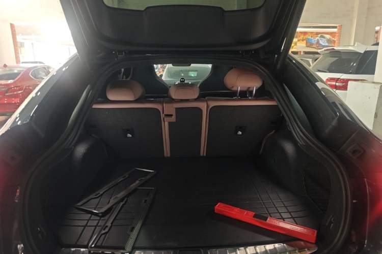 Used Nio EC6 2024 75 kWh Trunk