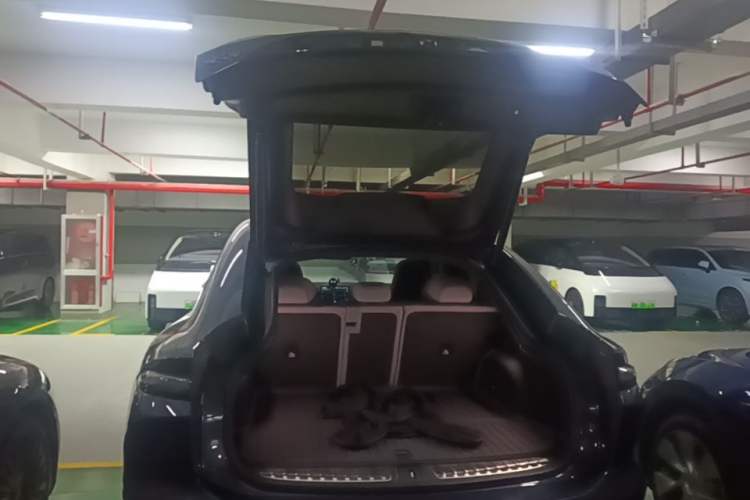 Used Nio EC6 2024 75 kWh Trunk