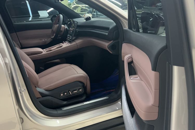 Used Nio EC6 2024 75 kWh Interior 4