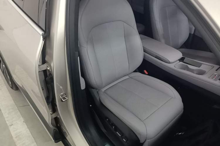 Used Nio EC6 2024 75 kWh Right Front Seat