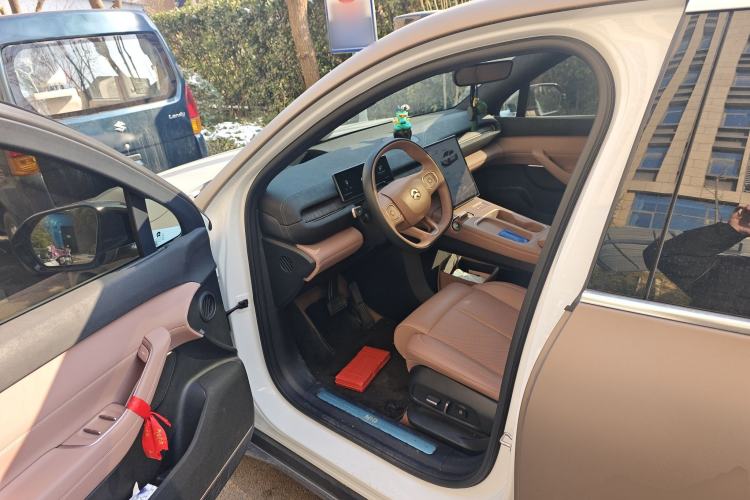 Used Nio EC6 2024 75 kWh Driver Seat