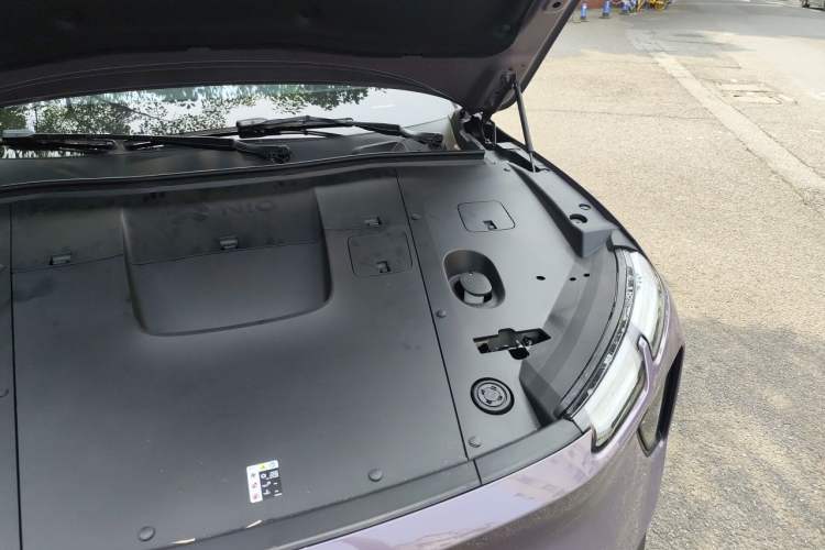 Used Nio EC6 2024 75 kWh Engine Bay Left