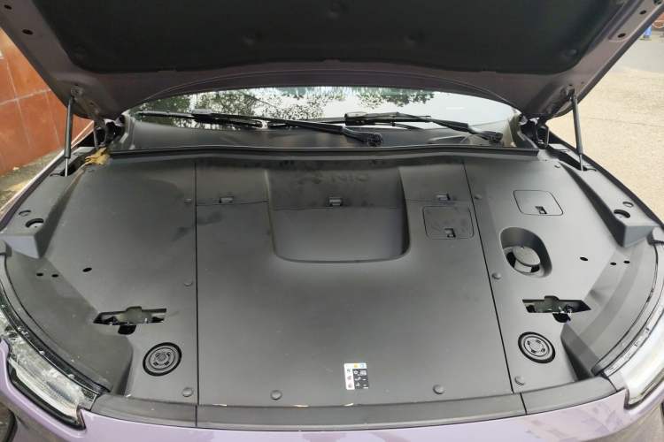 Used Nio EC6 2024 75 kWh Engine Bay