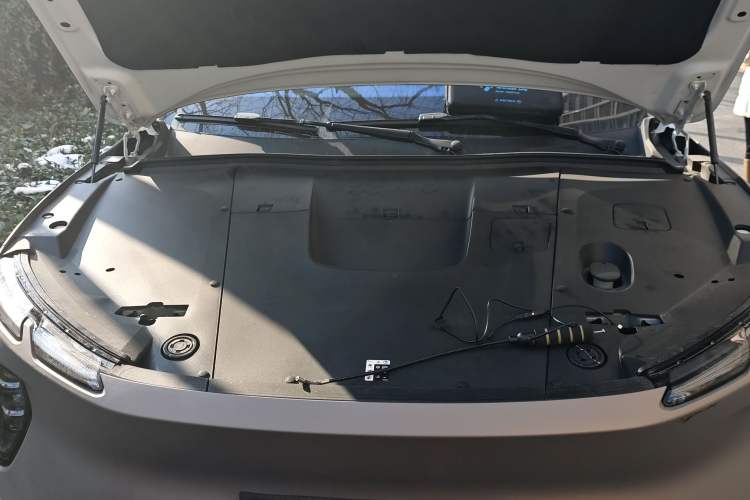 Used Nio EC6 2024 75 kWh Engine Bay