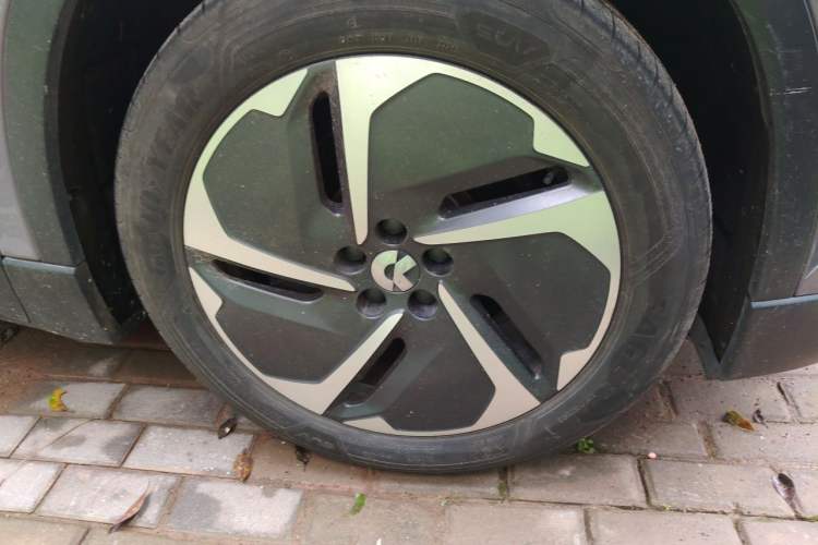 Used Nio EC6 2024 75 kWh Right Front Wheel Hub