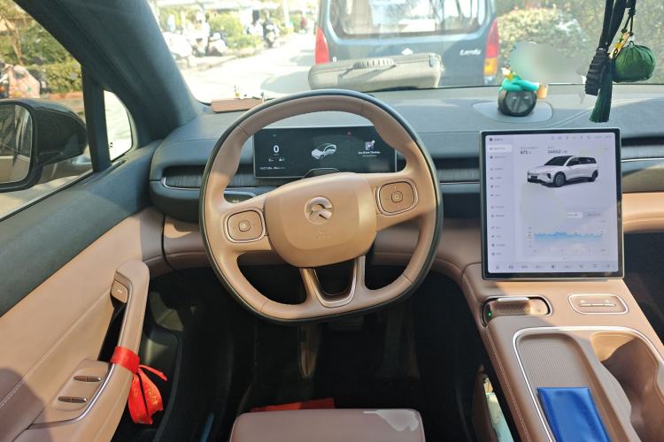 Used Nio EC6 2024 75 kWh Steering Wheel