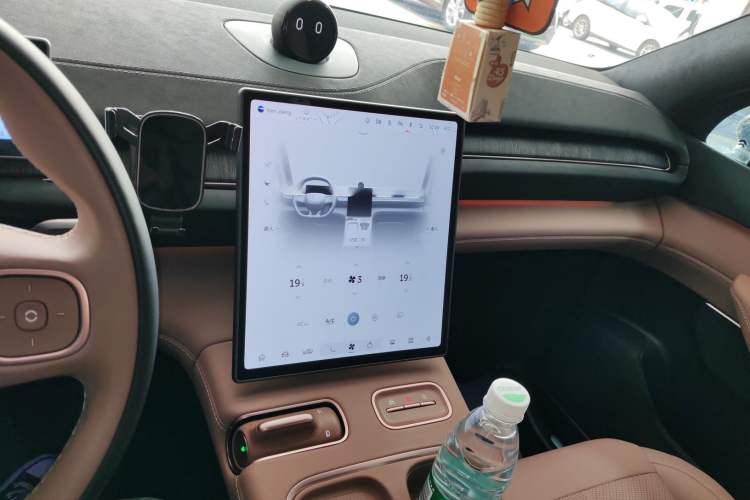 Used Nio EC6 2024 75 kWh Audio And AC Panel