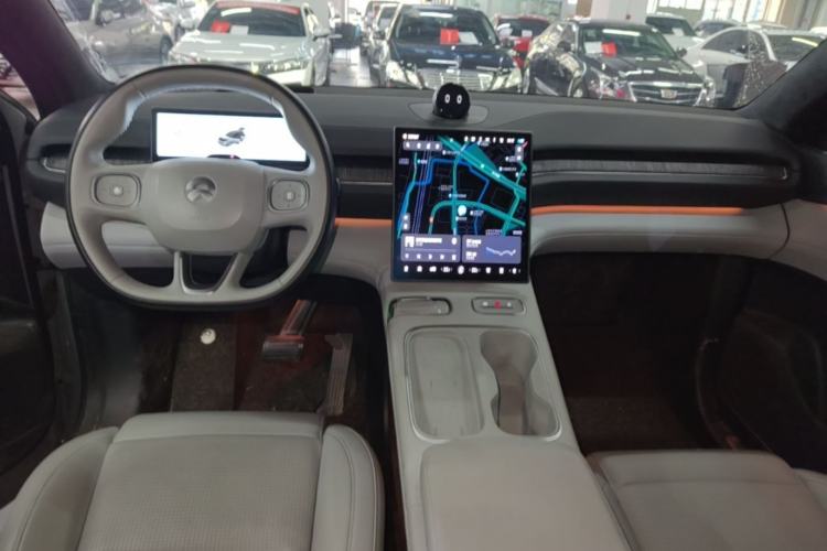 Used Nio EC6 2024 75 kWh Center Console