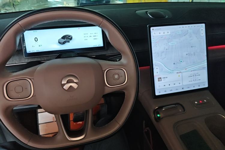 Used Nio EC6 2024 100 kWh Center Console