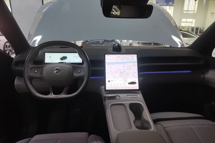 Used Nio EC6 2024 75 kWh Center Console