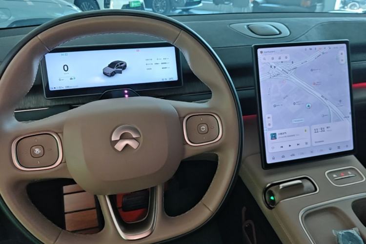 Used Nio EC6 2024 100 kWh Center Console