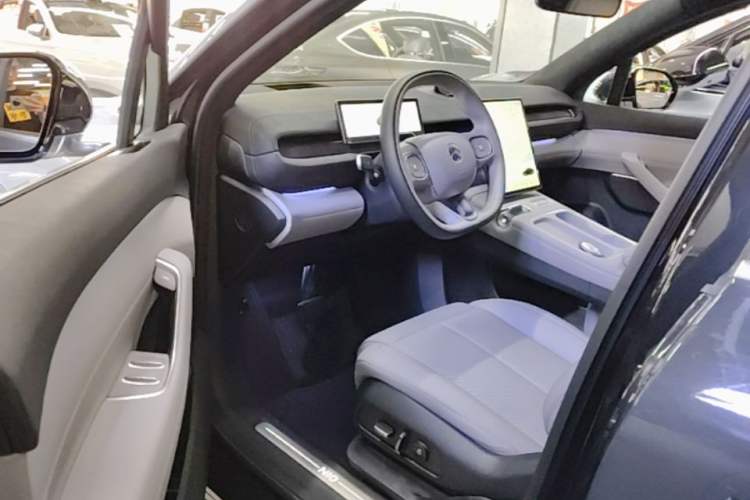 Used Nio EC6 2024 75 kWh Driver Seat