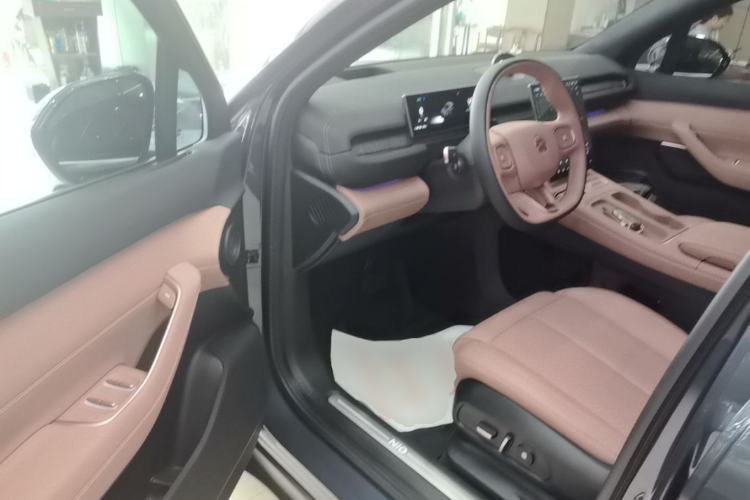 Used Nio EC6 2024 75 kWh Driver Seat