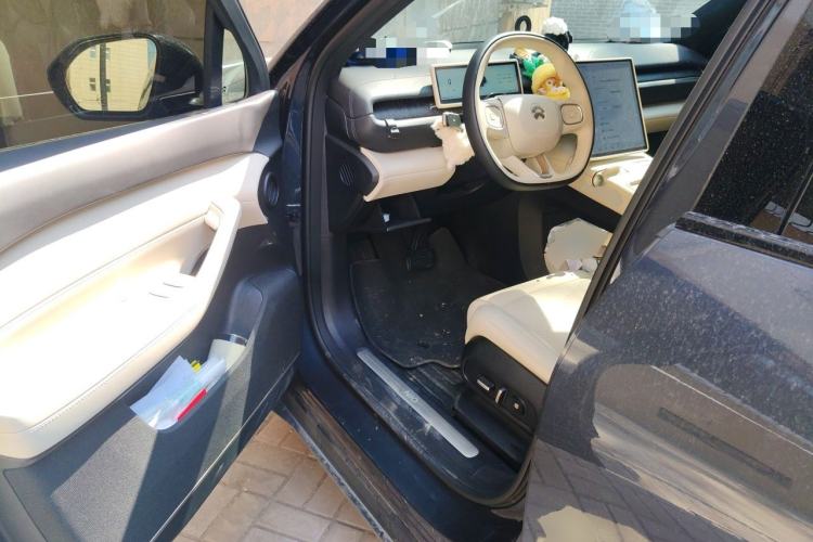 Used Nio EC6 2024 75 kWh Driver Seat