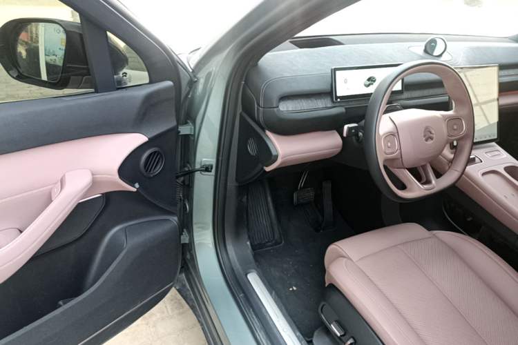 Used Nio EC6 2024 75 kWh Driver Seat