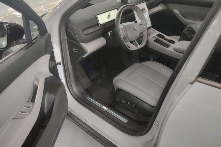 Used Nio EC6 2024 75 kWh Driver Seat