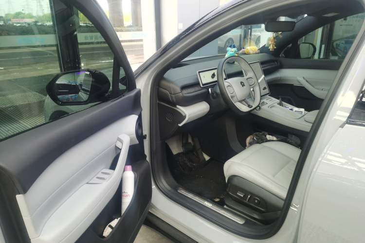 Used Nio EC6 2024 75 kWh Driver Seat