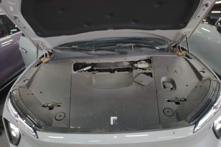 Used Nio EC6 2024 75 kWh Engine Bay