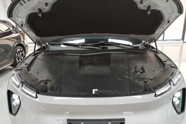 Used Nio EC6 2024 75 kWh Engine Bay