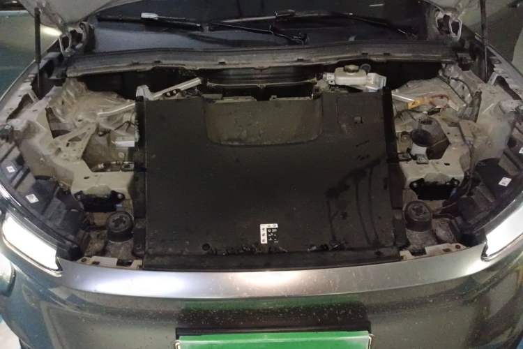 Used Nio EC6 2024 75 kWh Engine Bay