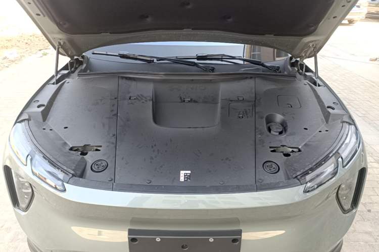 Used Nio EC6 2024 75 kWh Engine Bay
