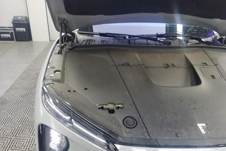 Used Nio EC6 2024 75 kWh Engine Bay Right