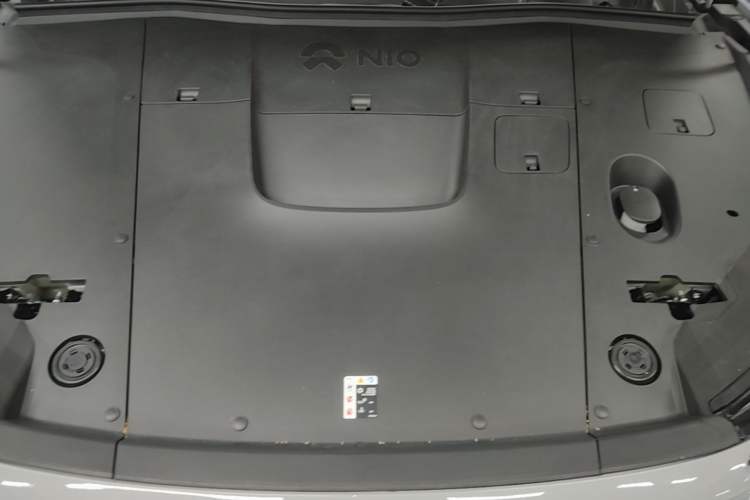 Used Nio EC6 2024 75 kWh Engine Bay