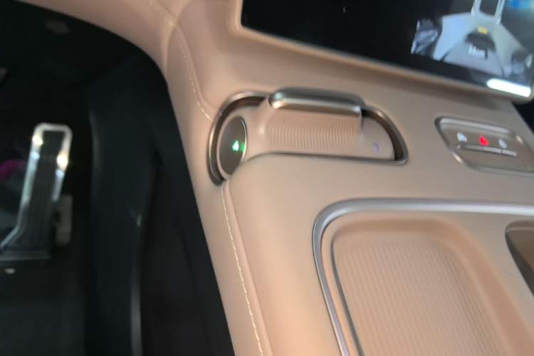 Used Nio EC6 2024 75 kWh Gear Lever