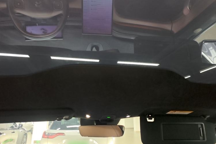 Used Nio EC6 2024 75 kWh Headliner