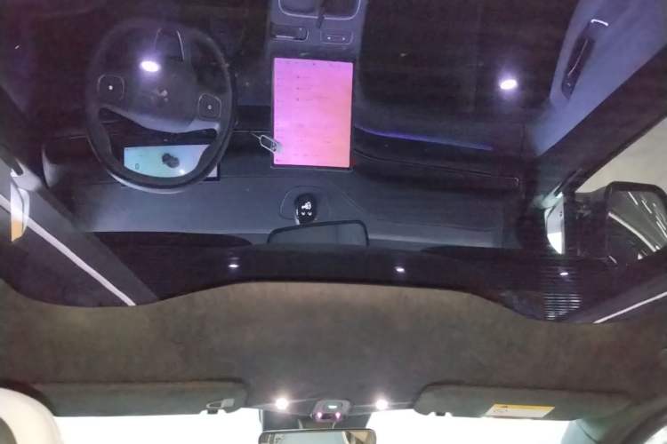 Used Nio EC6 2024 75 kWh Headliner